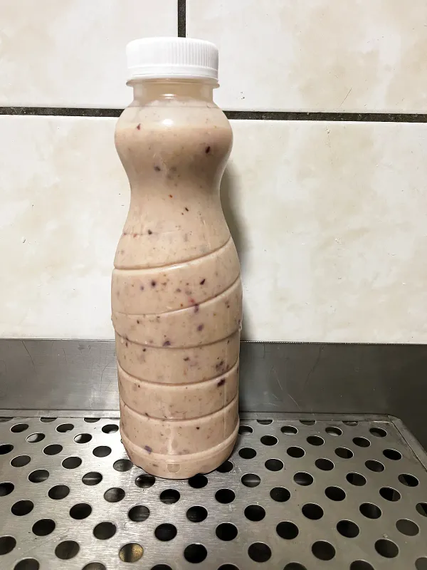 Szilvás-fahéjas kecskejoghurt